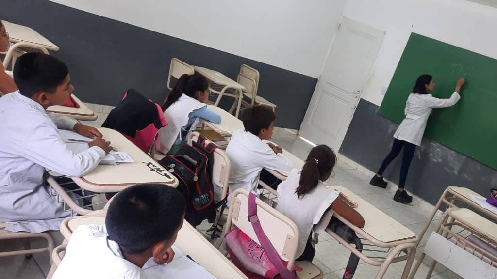 aprender-mas-aula-maestros-alumnos-clases