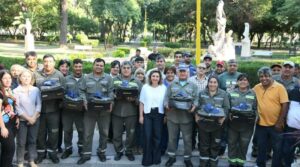 entrega-de-uniformes-Parques-y-Paseos-800x445
