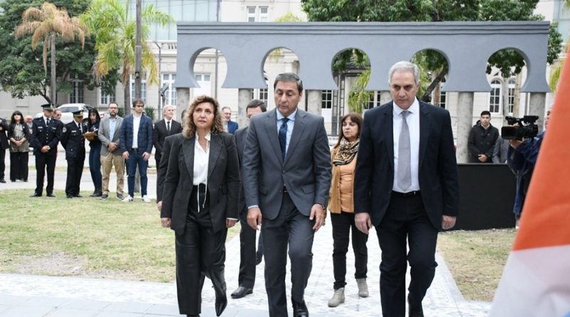 Intendente-acto-independencia-Republica-Siria-800x445