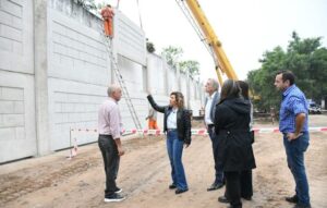 Intendente-supervisa-obra-cementerio-1-700x445
