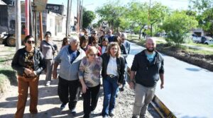 Intendente-visita-de-obra-de-repavimentacion-800x445