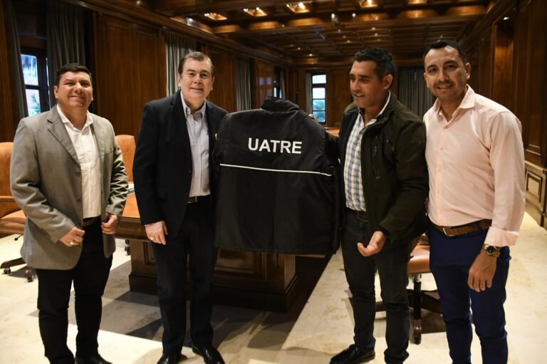 uatre-768x511