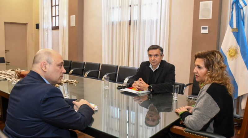 Intendente-Director-Escuela-de-Innovacion-Educativa-800x445