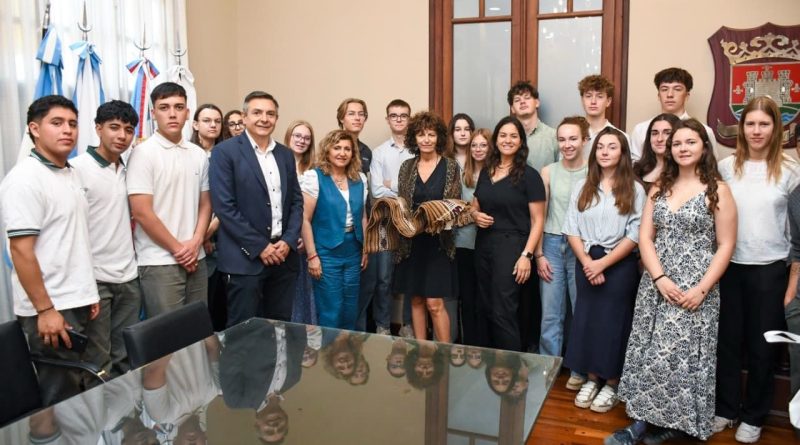 Intendente-estudiantes-franceses-800x445