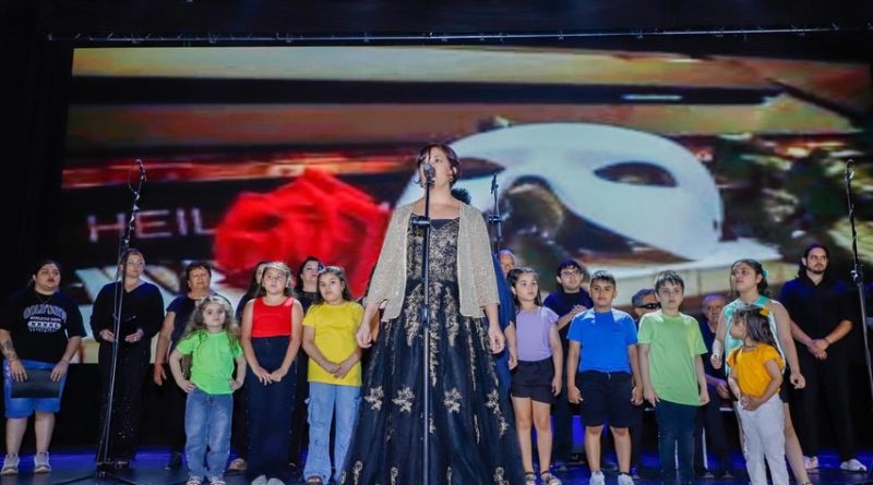 gala-800x445