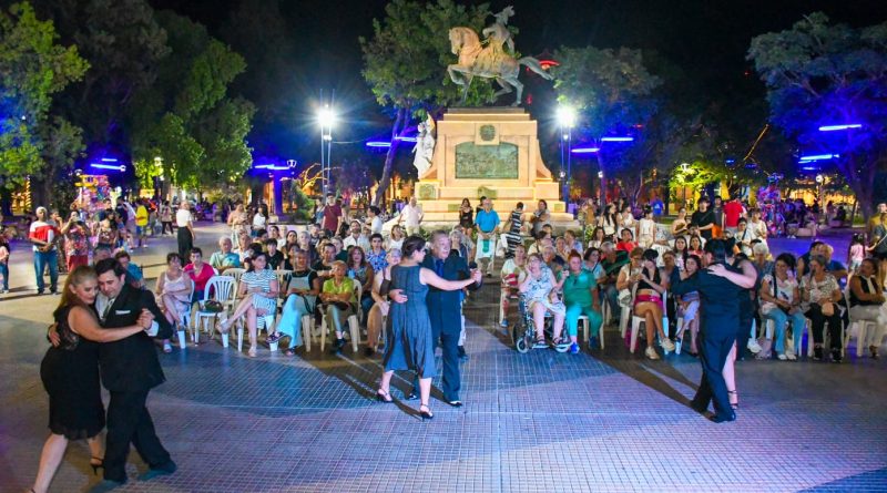 tango-800x445