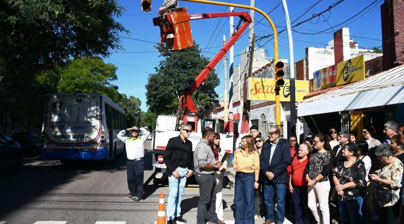 Intendente-semaforo-Rivadavia-800x445