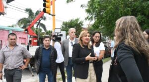 Intendente-supervisa-semaforo-800x445