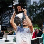 Alex Barrena levanta el ansiado Challenger de Buenos Aires. Foto: Agencia NA (Prensa Challenger de Buenos Aires).