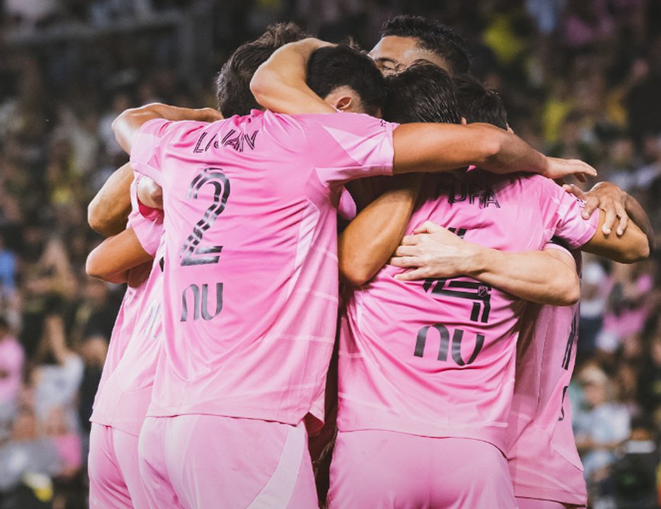 Jugadores del Inter Miami festejan el gran gol de Messi. Foto: Agencia NA (@InterMiamiCF).