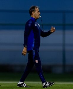 Fernando Batista durante su breve paso por Costa Rica. Foto: Agencia NA (@fedefutbolcrc).