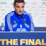 Lionel Scaloni solo mantiene una incógnita en el 11 titular. Foto: Xinhua